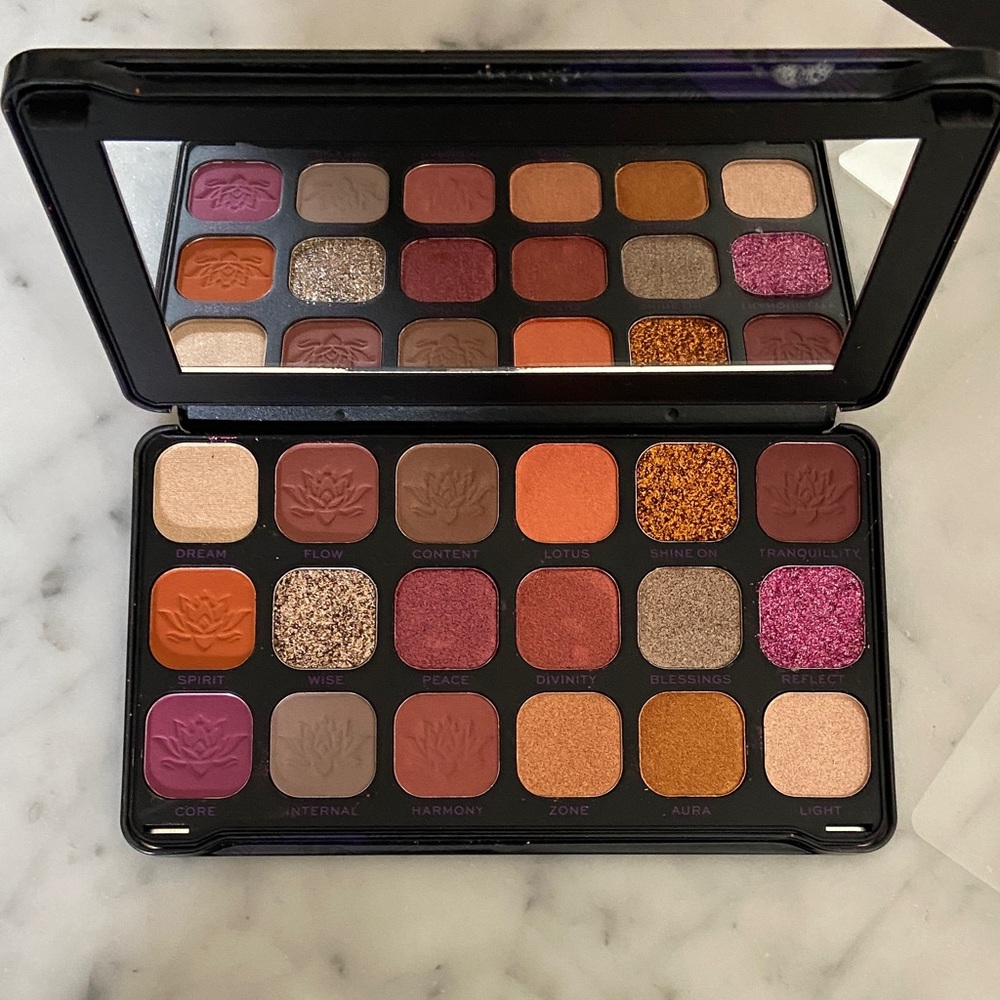 Revolution Forever Flawless Spirituality Eyeshadow Palette NEW